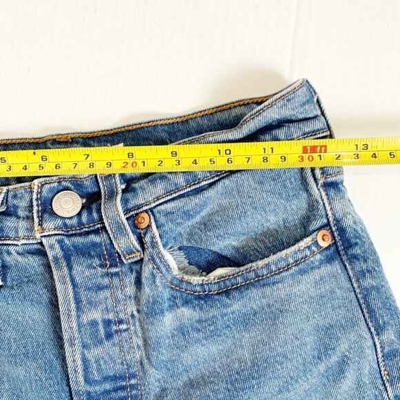 🌷SALE Levi’s Wedgie Jeans Size 24 90s Light Wash Button Fly Distressed - Picture 5 of 15